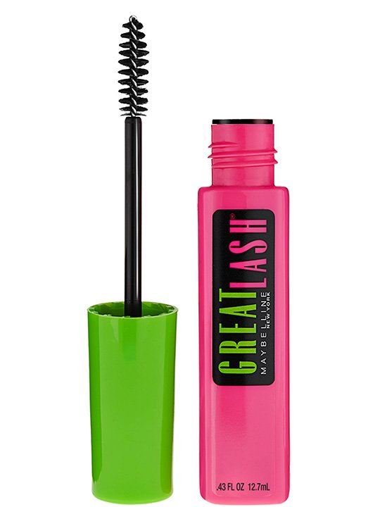 Geöffnete Maybelline Great Lash Mascara mit grünem Deckel und pinker Tube.