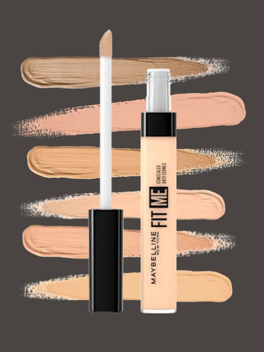 Maybelline Fit Me Concealer mit geöffnetem Applikator, vor mehreren farblich abgestuften Produkt-Swatches auf dunklem Hintergrund.