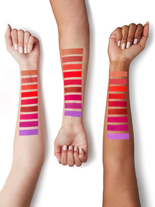 watches verschiedener Lippenstift Farben auf drei Unterarmen mit verschiedenen Untertönen