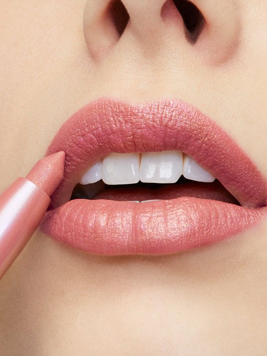 Was ist Lipgloss und wie trägt man ihn auf? Maybelline