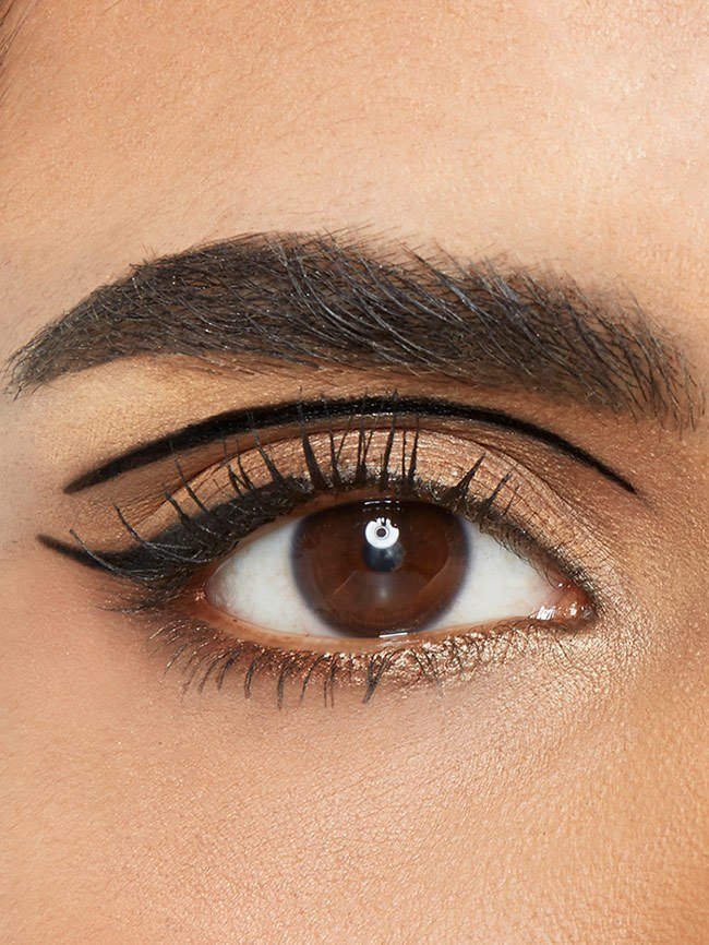 Maybelline Eyeliner – Nahaufnahme eines Auges mit Floating Crease-Look
