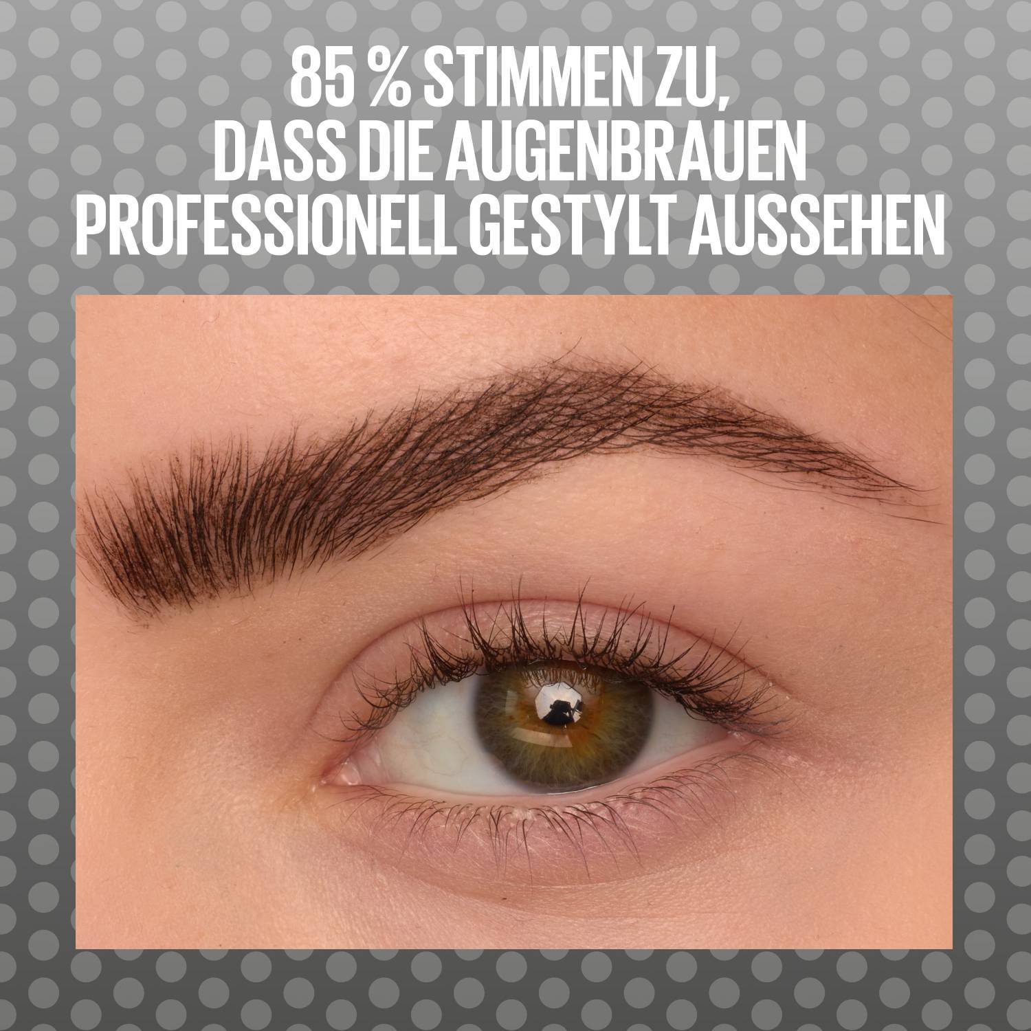 Definierte Augenbraue mit Schriftzug „85 % stimmen zu, dass die Augenbrauen professionell gestylt aussehen“