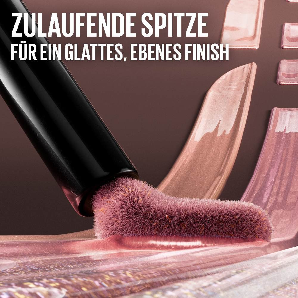Detailaufnahme des weichen, präzisen Applikators für einen glatten und gleichmäßigen Auftrag des flüssigen Lidschattens.
