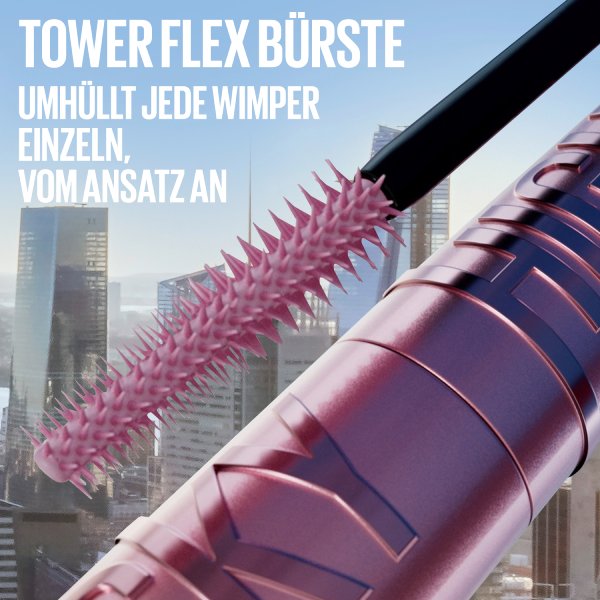 Detailaufnahme der flexiblen, rosafarbenen „Tower Flex“-Kunststoffbürste der Maybelline Sky High Mascara.