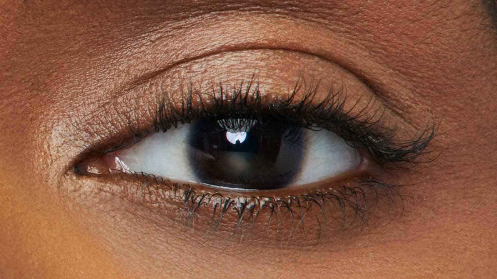 Vorher Abbildung der Colossal Curl Bounce Mascara von Maybelline