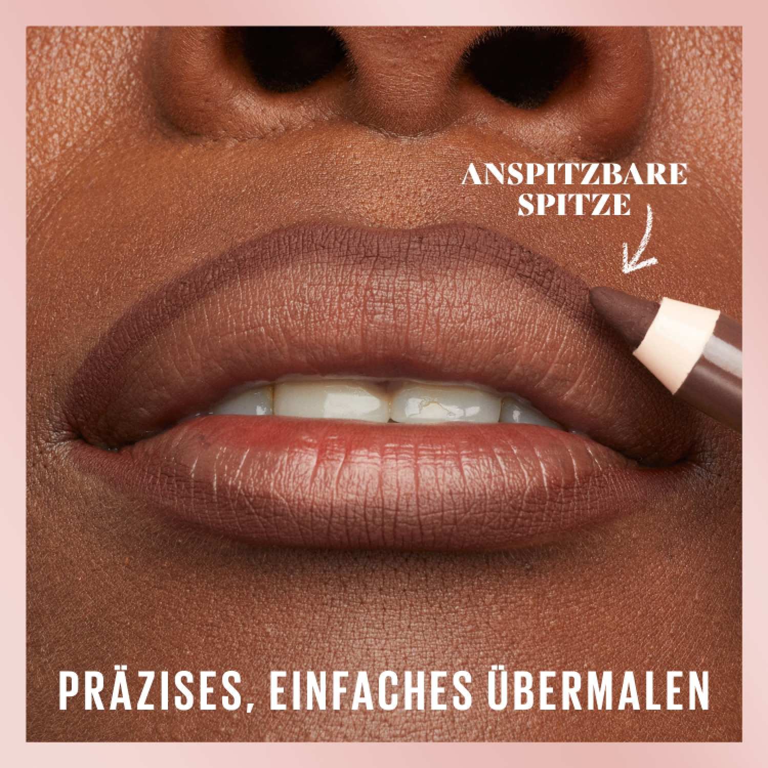 Leicht geöffnete Lippen, die mit der angespitzten Spitze des Lifter Liners umrandet werden