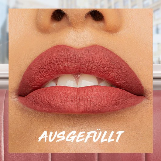 Lippen, die mit dem Lifter Liner ausgefüllt wurden mit Schriftzug darunter „Ausgefüllt“