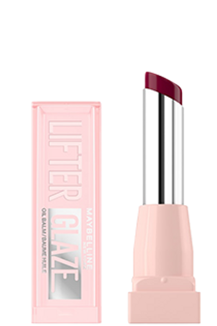 Der geöffnete Maybelline Lifter Glaze Lippenstift neben seiner zartrosa, transparenten Verpackung vor weißem Hintergrund