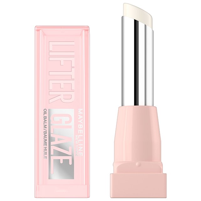 Der geöffnete Maybelline Lifter Glaze Lippenstift neben seiner zartrosa, transparenten Verpackung vor weißem Hintergrund