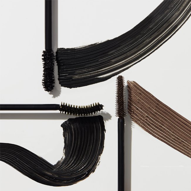 Schwarze und braune Wimperntusche von Maybelline New York